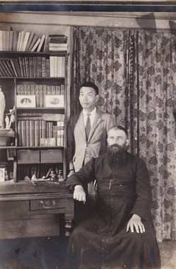 Album photo 110-RP. et Asiatique