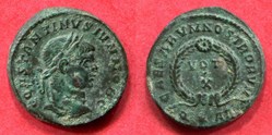 CONSTANTIN II - CAESARVM NOSTRORVM/ VOT/./ X// Q*AR. - RIC 255