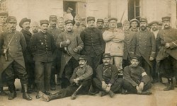 Soldat du 130° Territorial de Marmande et prisonniers Allemands