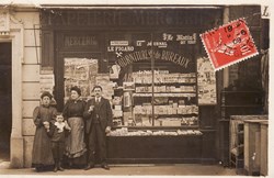 Paris - Magasin de Mercerie - Journaux Papeterie Crussard