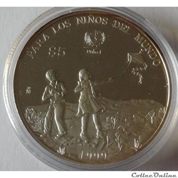 5 Pesos 1999 Children and kite