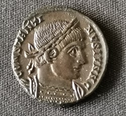 CONSTANTIN II 895 Centenionalis ou nummus