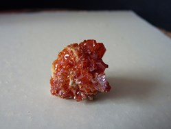 Vanadinite sur Barytine, Maroc, Mibladen