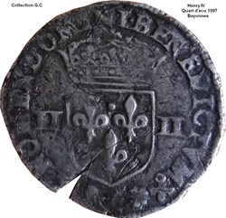 Quart d'écu, croix feuillue de face 1597 Bayonne