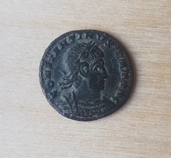 CONSTANTIN II - Nummus - "Enseigne" - Siscia