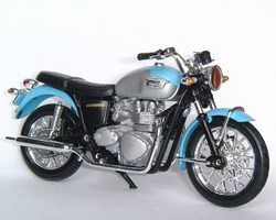 2002 - Bonneville 800