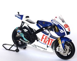 2010 - YZR-M1