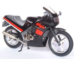 1985- Ninja 900