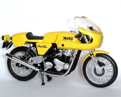 1972 - Commando 750 Production Racer