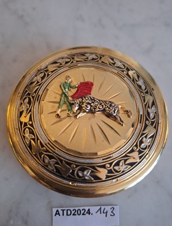 ATD2024.143 Poudrier au torero Souvenir d’Espagne