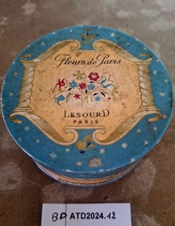 BPATD2024.12 Boite à poudre Fleurs de Paris, Lesourd, Pêche