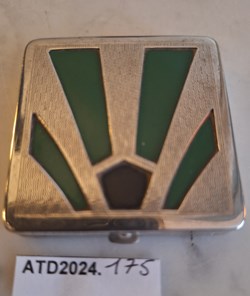 ATD2024.175 Poudrier carré Art Déco argent et vert