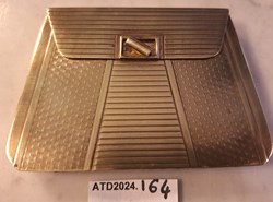 ATD2024.164 Poudrier au décor géométrique en forme de pochette