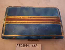 ATD2024.182 Poudrier rectangulaire bleu, rouge et doré