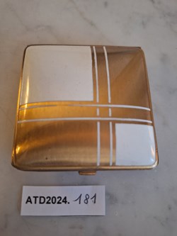 ATD2024.181 Poudrier carré Art Déco doré et blanc