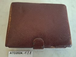 ATD2024.138 Poudrier en forme de coffret en cuir marron