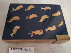ATD2024.102 Minaudière Volupté laquée noire aux poissons