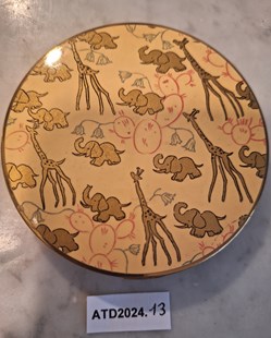 ATD2024.13 Poudrier Vogue Vanities aux éléphanteaux et girafes
