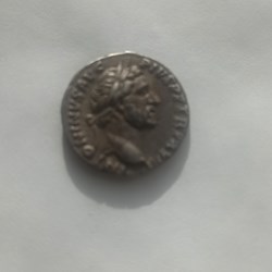 Denier Antonin le pieux Vesta 152
