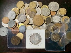 (100 coins) World coin assortment including some older pieces and 2 silver coins