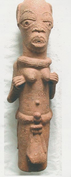 Personnage féminin debout terre cuite NOK
