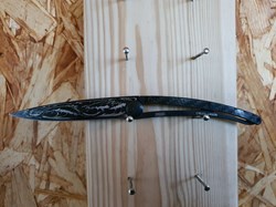 * deejo 37g, Titane noir Plaquette fibre carbone Gravure vague