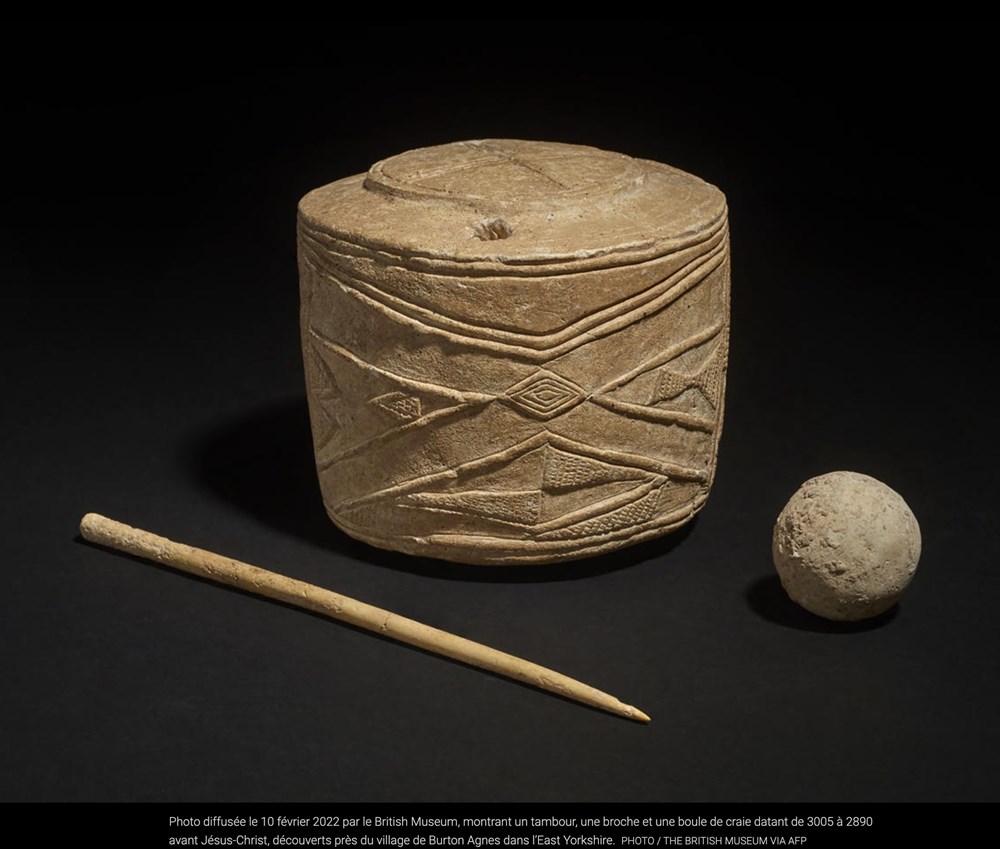 Archéologie : Un “tambour vieux de 5000 ans” de la période Stonegenge retrouvé archeologie un tambour vieux de 5000 ans de la periode stonegenge retrouve