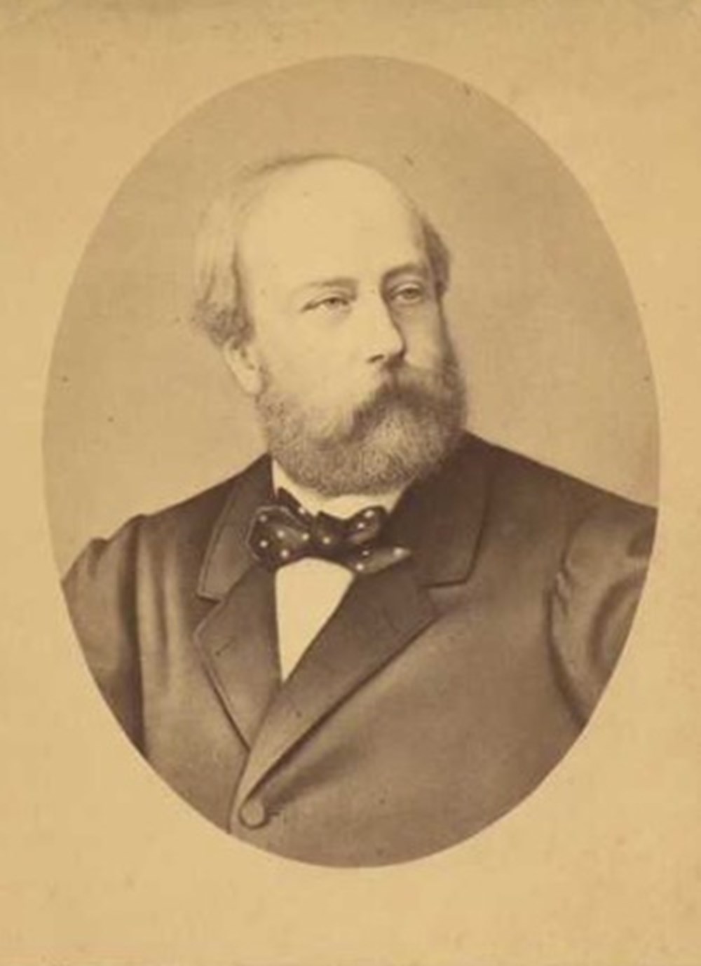  Henri, duc de Bordeaux, est un prince de la famille royale de France, chef de la maison cap&eacute;tienne de Bourbon, plus connu sous son titre de courtoisie de comte...
