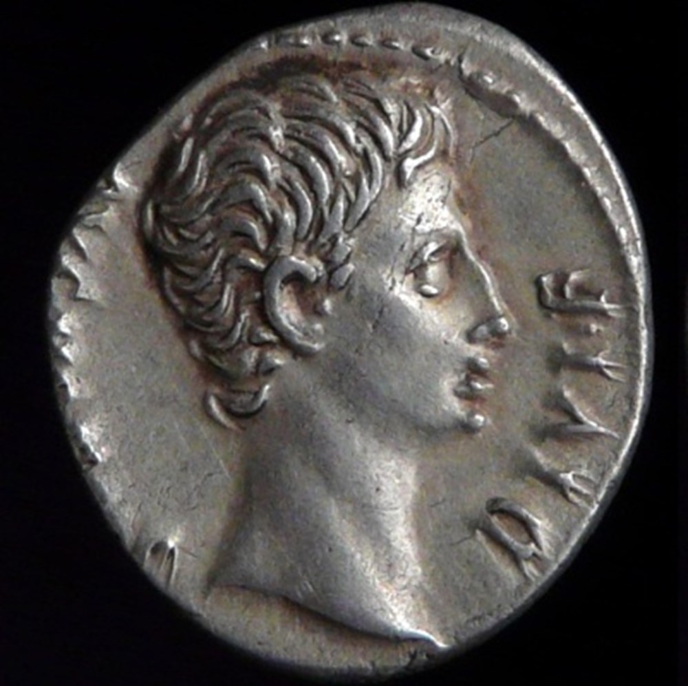  Ma collection "g&eacute;n&eacute;raliste" de monnaies de l'Empire romain. Suivent les collections th&eacute;matiques : Lupa Romana , Plautille , Diana Lucifera , Gordien III , La famille de Trajan Dece...