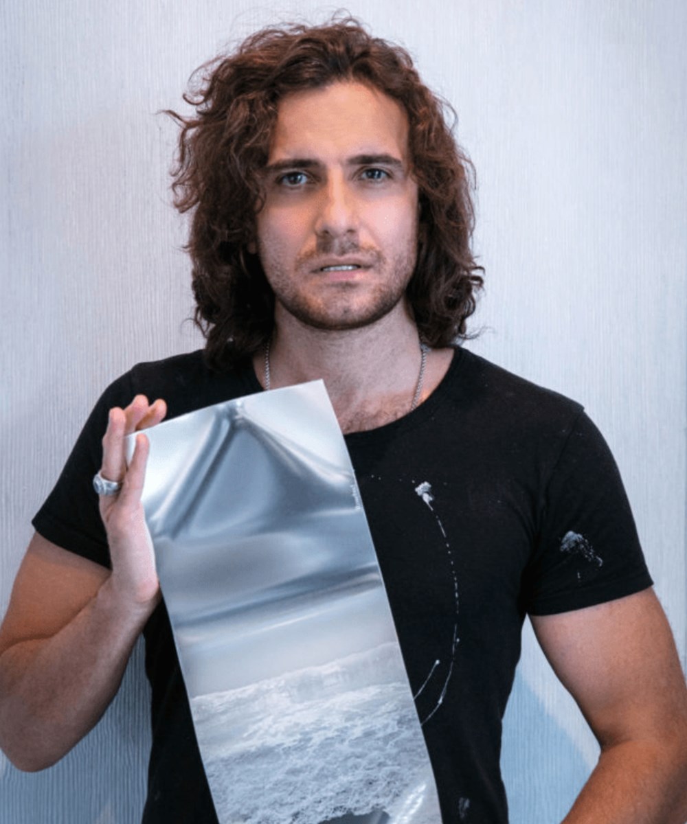  Born into an family of artists in 1981 in Paris, Karl Lagasse is a French artist and sculptor. From a young age he began experimenting with plastic arts, in...