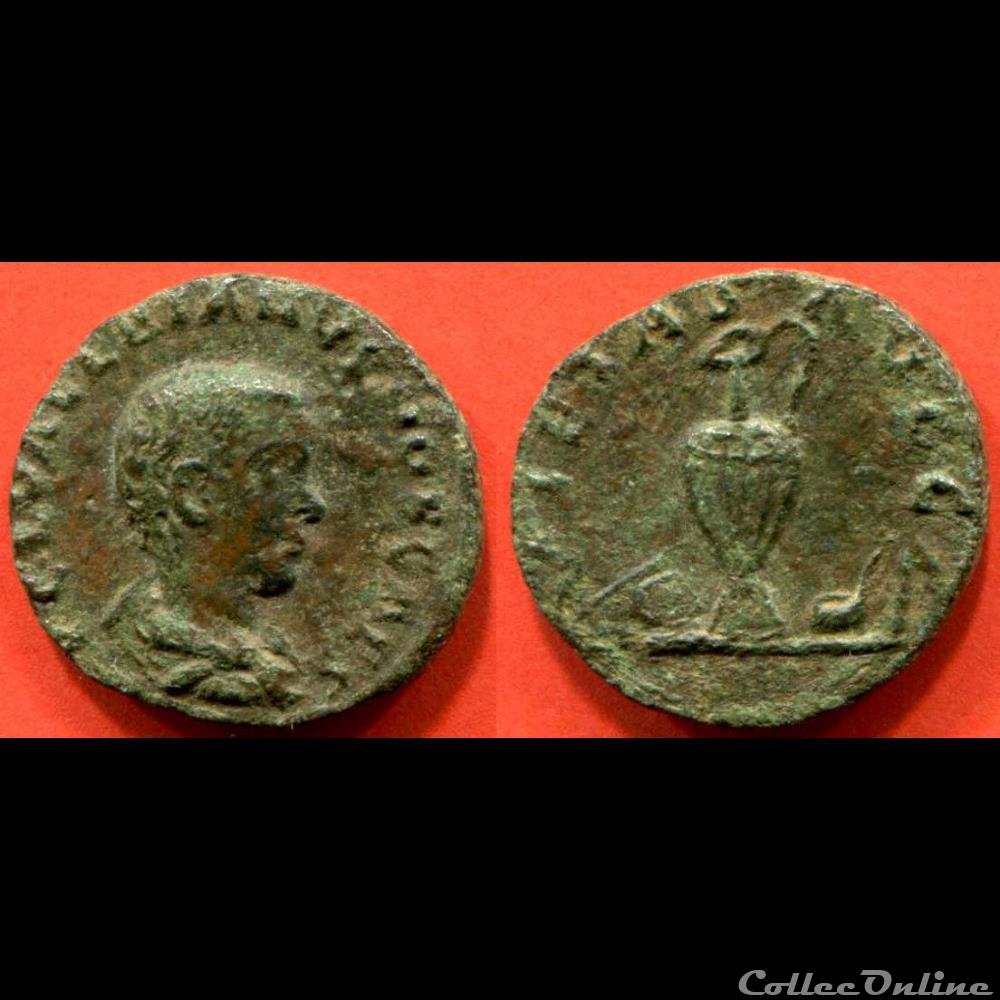 RARE AS DE VALERIEN II Rare as de valérien II (256-258 ) poids:5.4gr R/ son buste nu tête a droite PCL VALERIANUS NOB CAES R/ PIETAS AUGG instruments de sacrifice. diamètre: 23 mm. acheté...