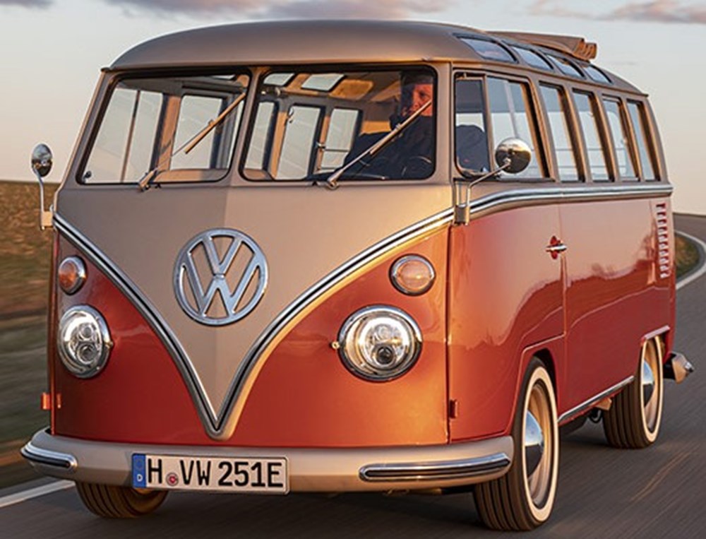 Familial Cette rubrique reprend tous véhicules à caractère familial et aux transport de personnes tel que S.U.V, Minibus, autocars, autobus et taxis.
