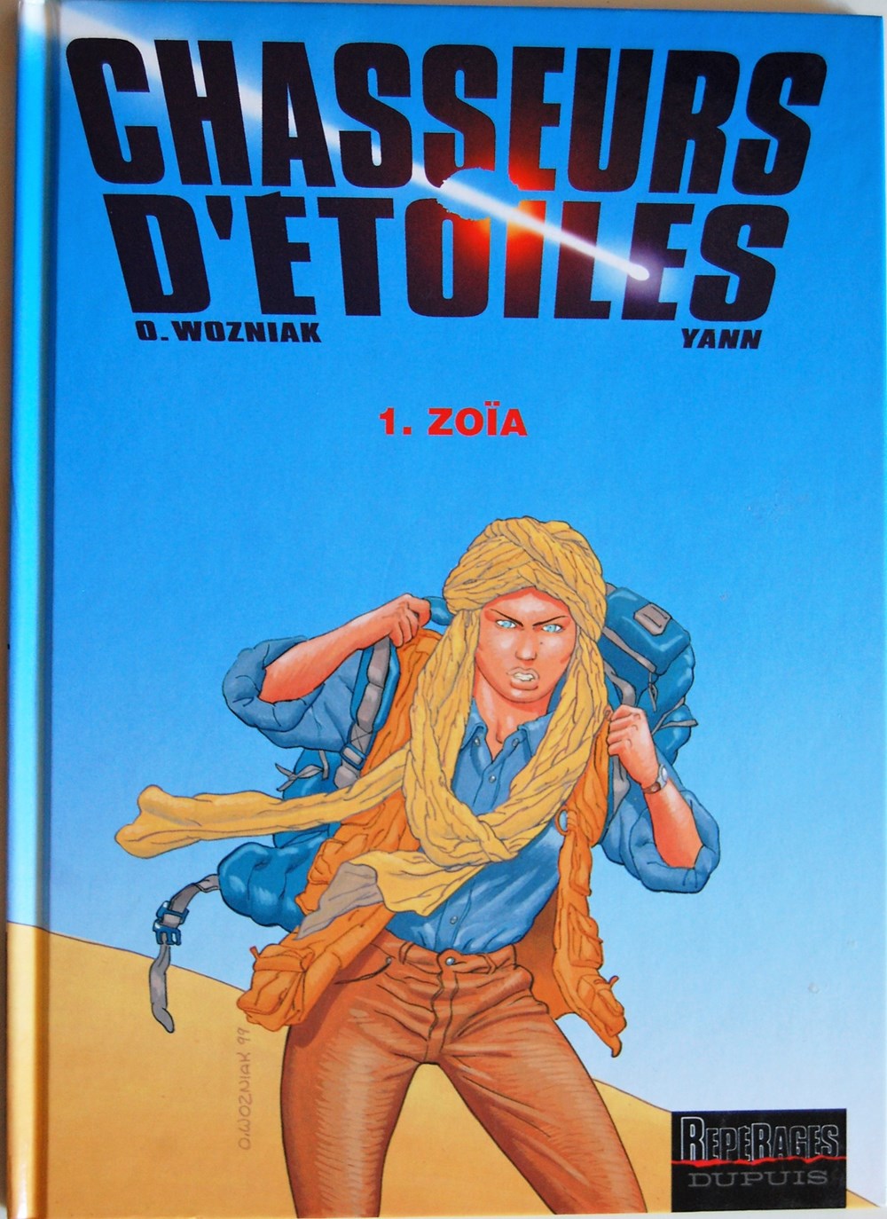 BD - Chasseurs d'étoiles Série de Bande Dessinée en 3 volumes créée en 1999 par le dessinateur Olivier Wozniak et le scénariste Yann. Pour vous c'est un vulgaire caillou. Pour eux, c'est une...