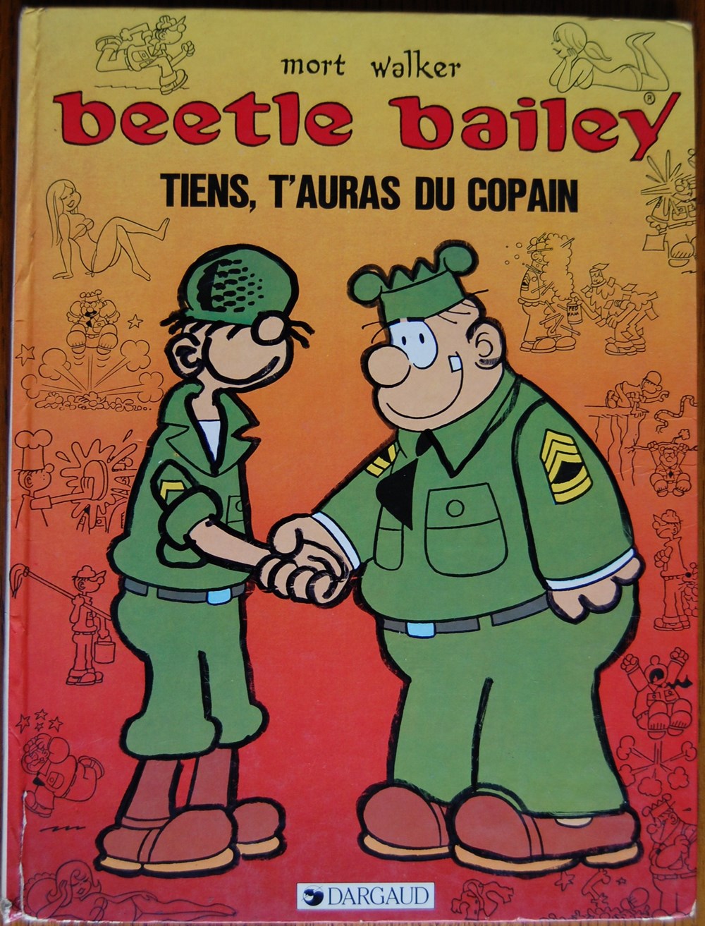  Beetle Bailey est un comic strip humoristique am&eacute;ricain de Mort Walker mettant en sc&egrave;ne des soldats de l'arm&eacute;e am&eacute;ricaine dans un camp d'entra&icirc;nement. Publi&eacute; depuis le 4 septembre 1950...