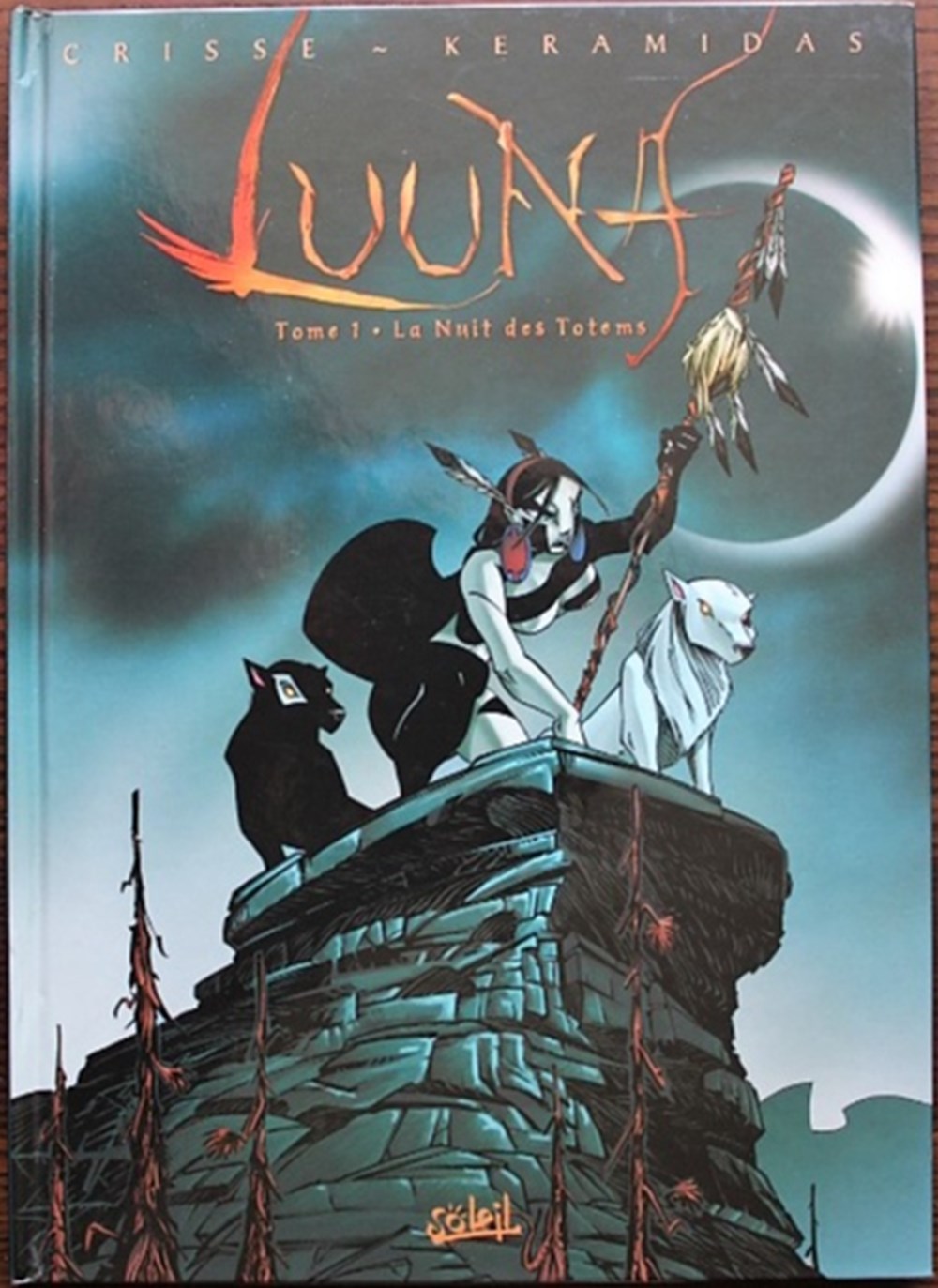 BD - Luuna Luuna est une série de Bande Dessinée française d'Héroïc fantasy écrite par Crisse et dessinée par Nicolas Keramidas. Elle est publiée depuis 2002 par les éditions Soleil. L'histoire de...