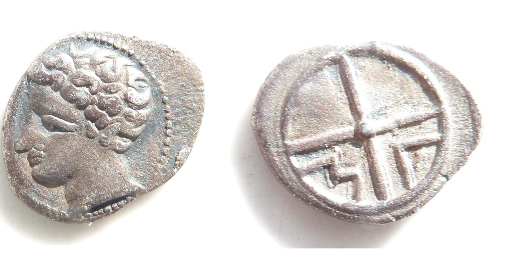 Oboles de Marseille Obole de Marseille à l'œil tombant -350 à -220 environ 0,62g 10,9 mm