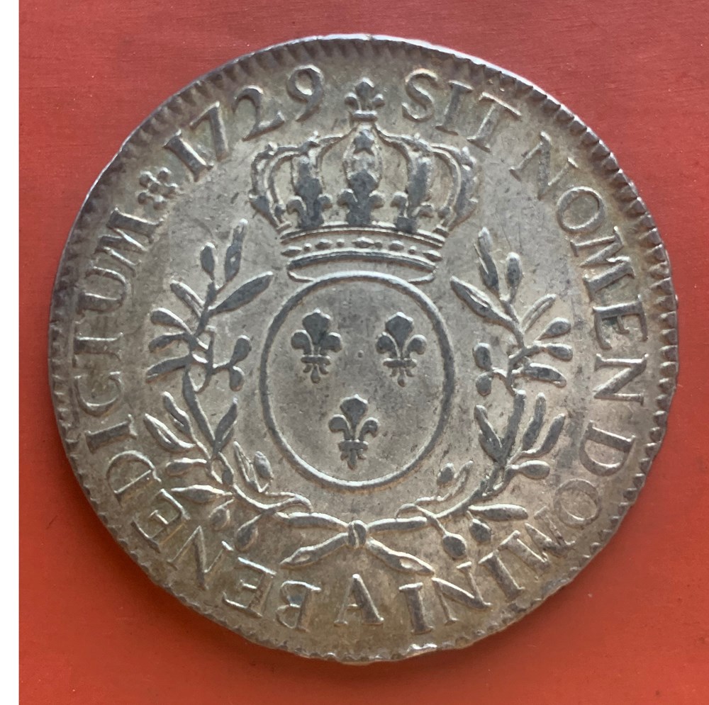  L&rsquo;Ancien R&eacute;gime demeure bien vivant dans le c&oelig;ur des Fran&ccedil;ais, avec une fid&eacute;lit&eacute; toute sp&eacute;ciale chez les Ambilatres. Je ne collectionne pas les monnaies royales. Contrairement &agrave; l&rsquo;Antiquit&eacute;, je...