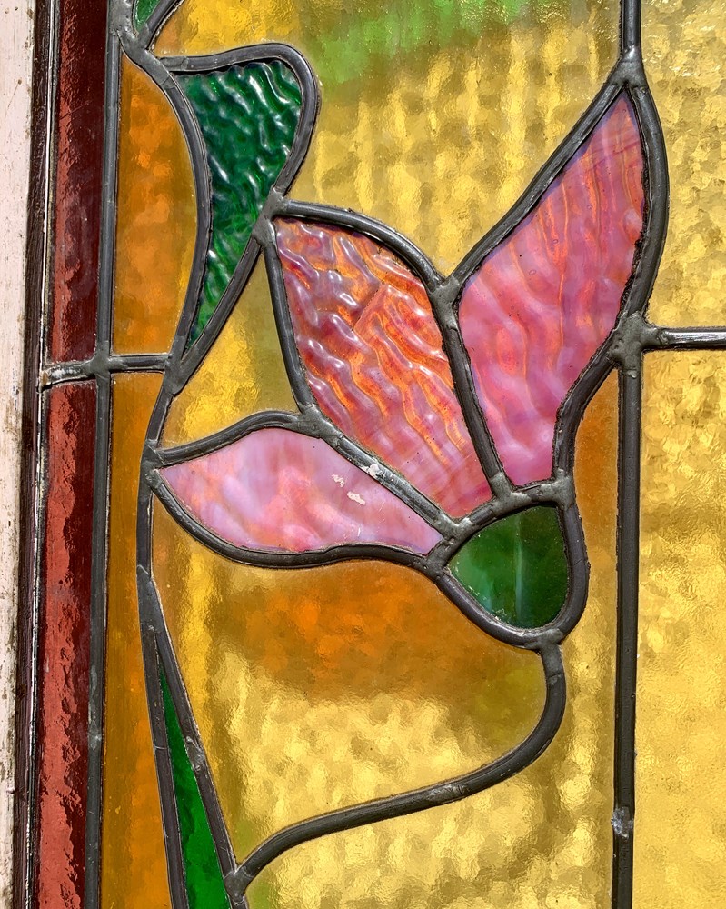  Vitraux r&eacute;alis&eacute;s par mon arri&egrave;re grand-p&egrave;re, ma&icirc;tre artisan &eacute;tabli &agrave; Paris X, entre 1910 et 1940. Apr&egrave;s la Premi&egrave;re Guerre Mondiale durant laquelle il a offici&eacute; en tant que...