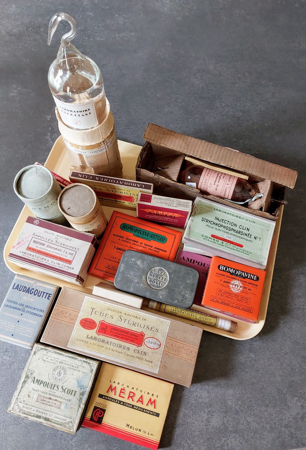 Don de Jean Luc Audhoui 1994 Ampoules et Thermomètres + lot de médicaments 1950- 1970