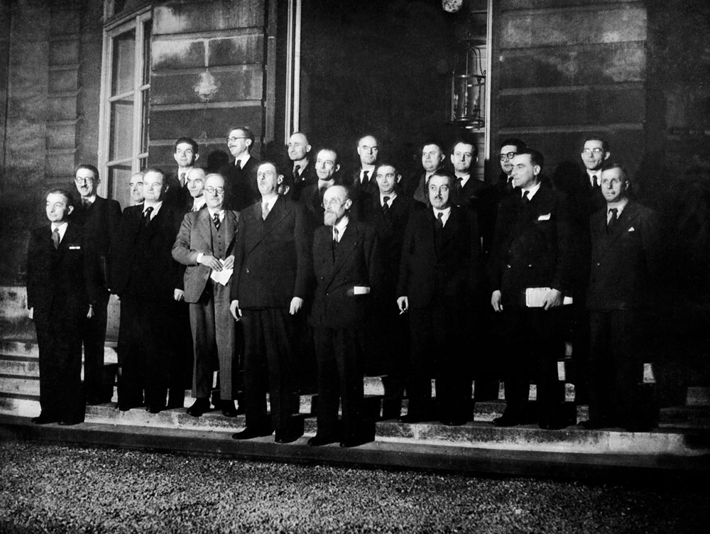 FRANCE - Gouvernement provisoire (1944 à 1947) FRANCE - Gouvernement provisoire (1944 à 1947)