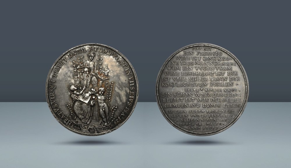 Distinctive World Medals Over the past few years, I have formed a growing admiration for medallic art from around the world. This collection will display some of my favorite pieces. 