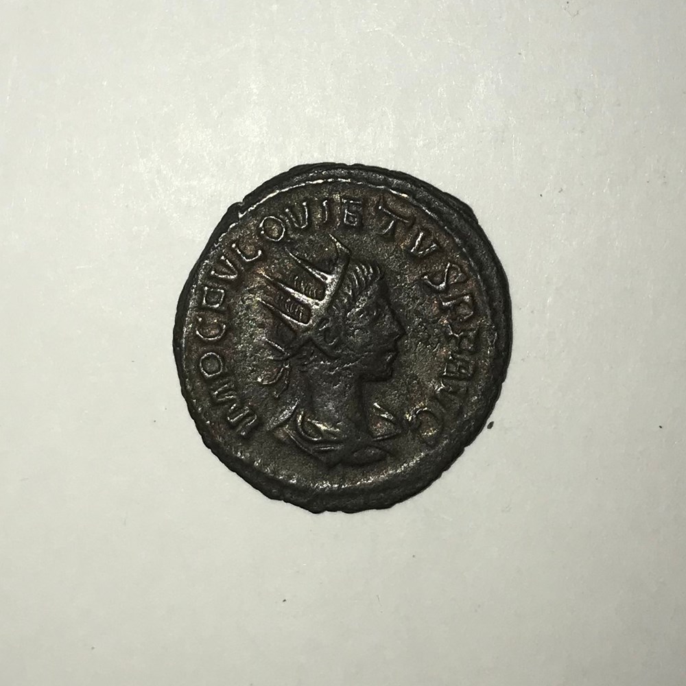 Monnaies Romaines - Quietus QUIÉTUS (09/260- printemps 261) Titus Fulvius Junius Quietus Auguste Quiétus est le fils de Macrien et le frère de Macrien jeune. Après la capture de Valérien Ier par Shapur...