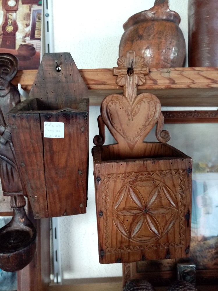  Du plateau de l Aubrac, de Loz&egrave;re, de l Aveyron ou du Cantal, l art populaire m interpelle&nbsp; 