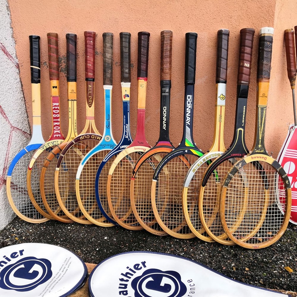 Ma collection de Raquettes Voici ma collection de raquettes de tennis : Vous y trouverez toutes les époques ! 