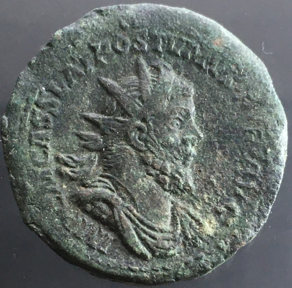  Monnaies de l'Empire Gaulois Pour le classement des antoniniens, je me suis bas&eacute; sur le livre "l'Empire Gaulois, les antoniniens 260 - 274 apr&egrave;s J.-C." &eacute;dit&eacute; par CGB (Editions...