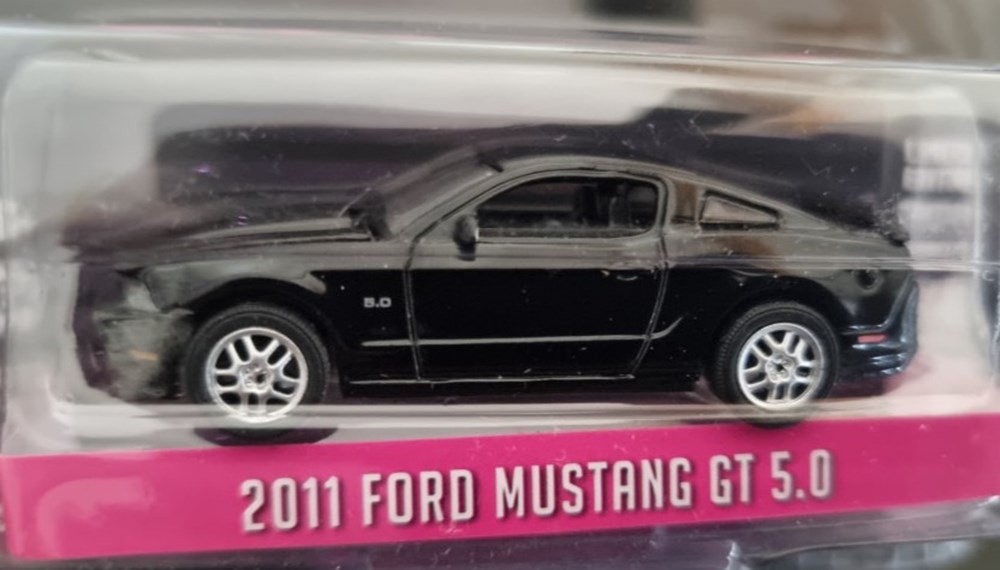 Ford Mustang Serie 5 2005 – 2014 Ford Mustang (S-197 et S-197 II 5e génération) La cinquième génération de Mustang s’est engagée encore plus dans le style rétro des modèles précédents avec un...