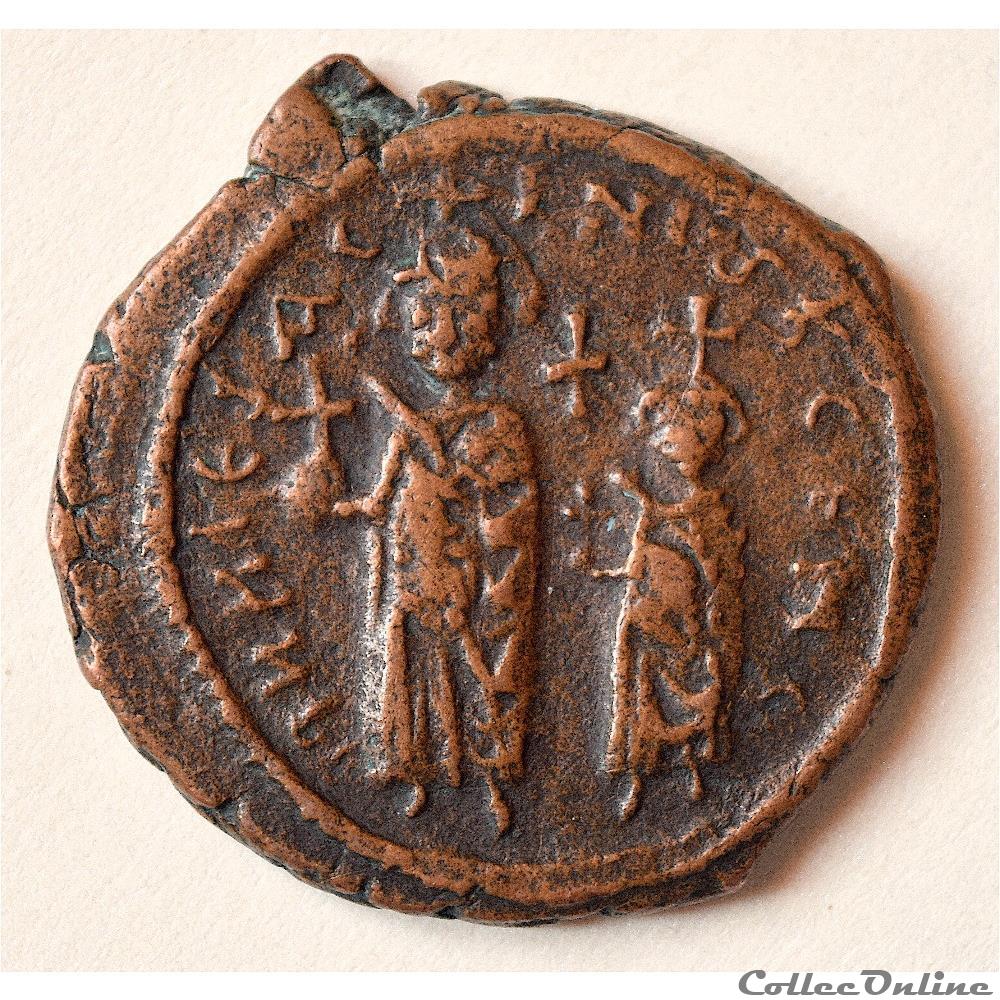 BYZANTINES Dynastie des Héraclides (610 - 711) Les Héraclides sont une dynastie d' empereurs byzantins fondée en 610 , lorsque Héraclius renverse l'empereur Phocas . Son dernier représentant, Justinien II , est détrôné et exécuté en...