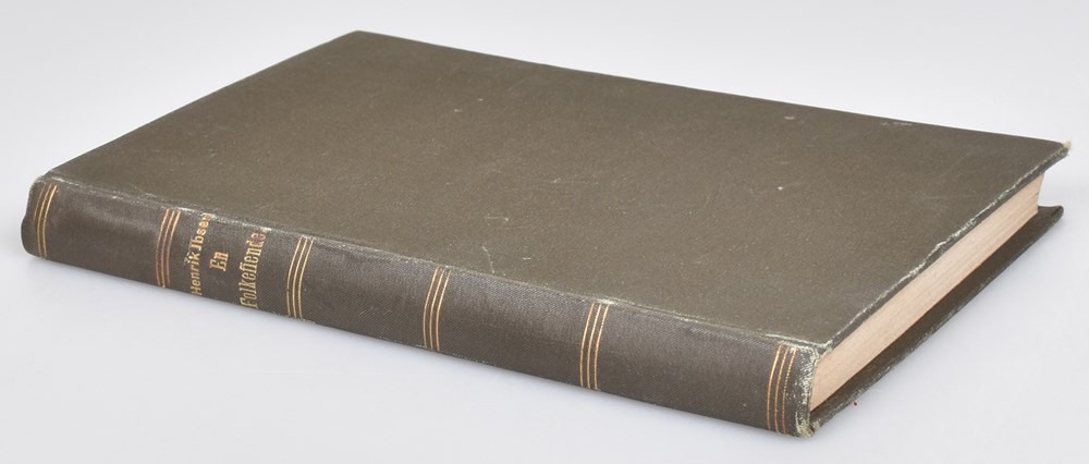 XXVIIII Books Antique books, first editions and other interesting books.