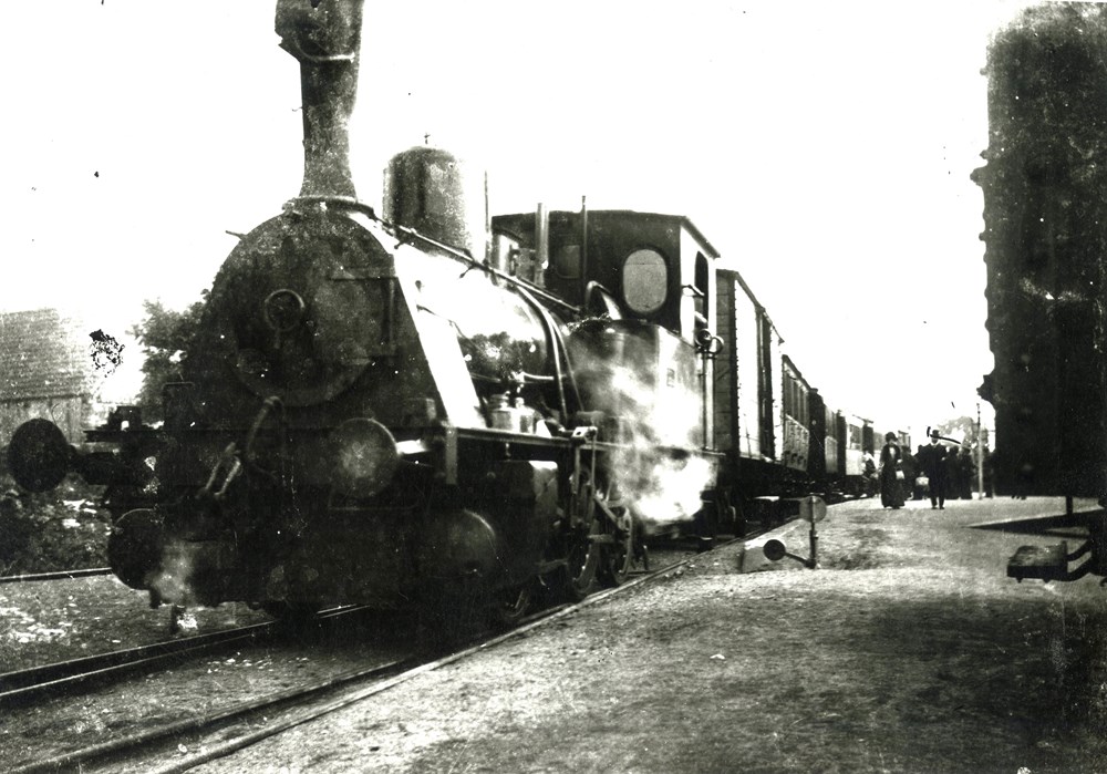  C'est en 1864, sous le Second Empire de Napol&eacute;on III, que le chemin de fer arriva &agrave; Rosheim, sur la ligne Strasbourg - Barr qui passait non loin de...