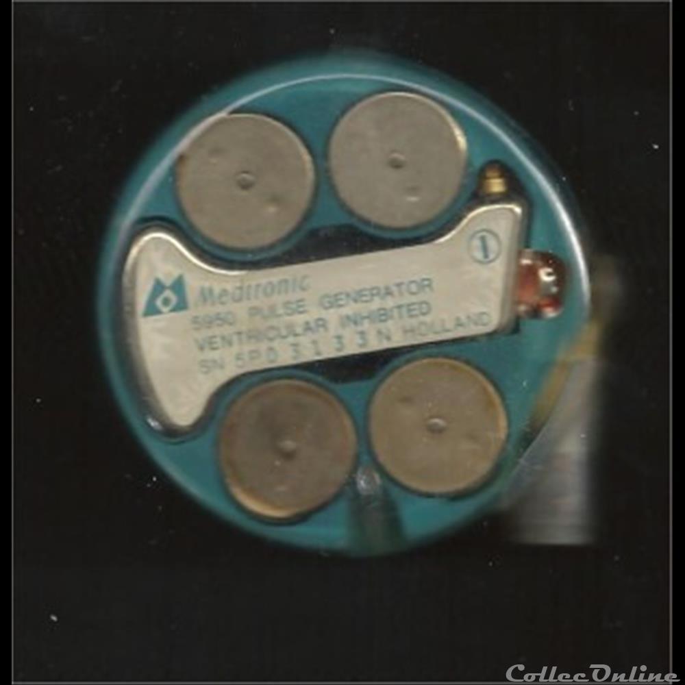 Le stimulateur cardiaque, ou pacemaker et les objets de soins Le stimulateur cardiaque , ou pacemaker fut inventé par John Hopps en 1941.il est encore aujourd'hui utilisé telle quelle dans son principe. Le pacemaker envoie une impulsion électrique afin...